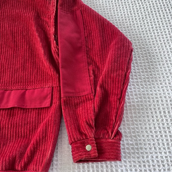 The Red i Corduroy jacket with detachable sleeves. - Picture 2 of 10
